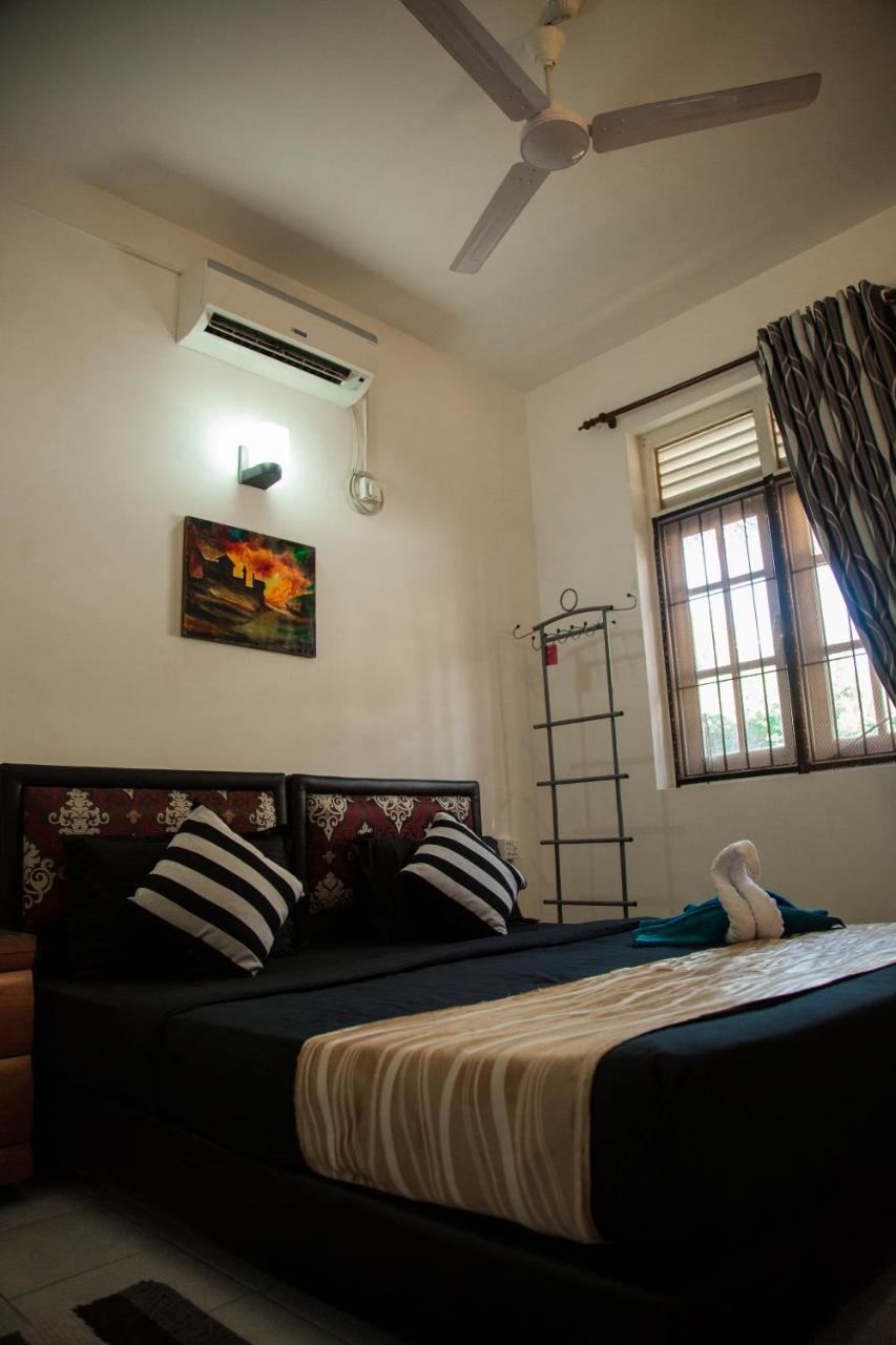 Yoyo Airport Hostel Negombo Exteriör bild